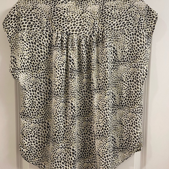 Women’s Banana Republic shirt blouse top medium animal print lightweight multi - Picture 6 of 7